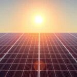 Szolárpanelek napfényben, megújuló energiaforrás