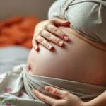 Vajúdó kismama, aki figyeli a testét és az időjárást.