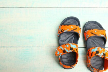 Szamos szupinált szandál színes dizájnnal gyerekeknek